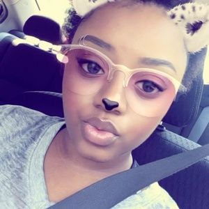 Meet your Posher, Brittney